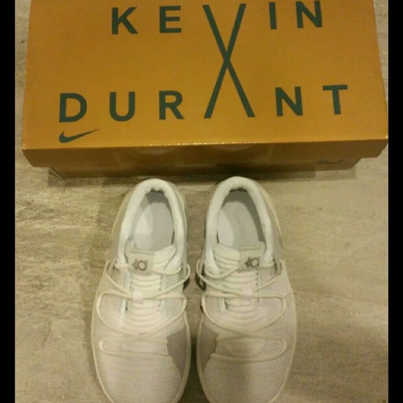 Nike KD Platinum Toddler Sneakers - Picture 4 of 4
